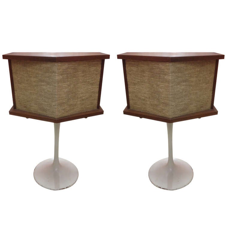 Pair of Bose Saarinen Tulip Base Speakers at 1stDibs