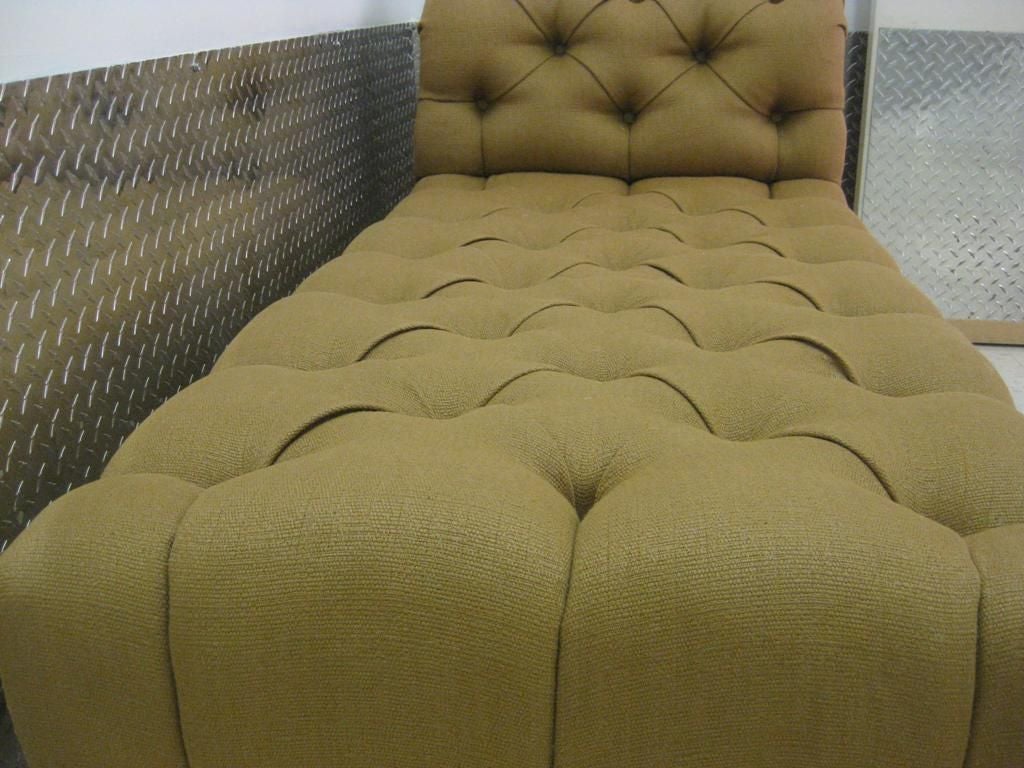 20th Century Tufted Modern Chaise Longue For Sale