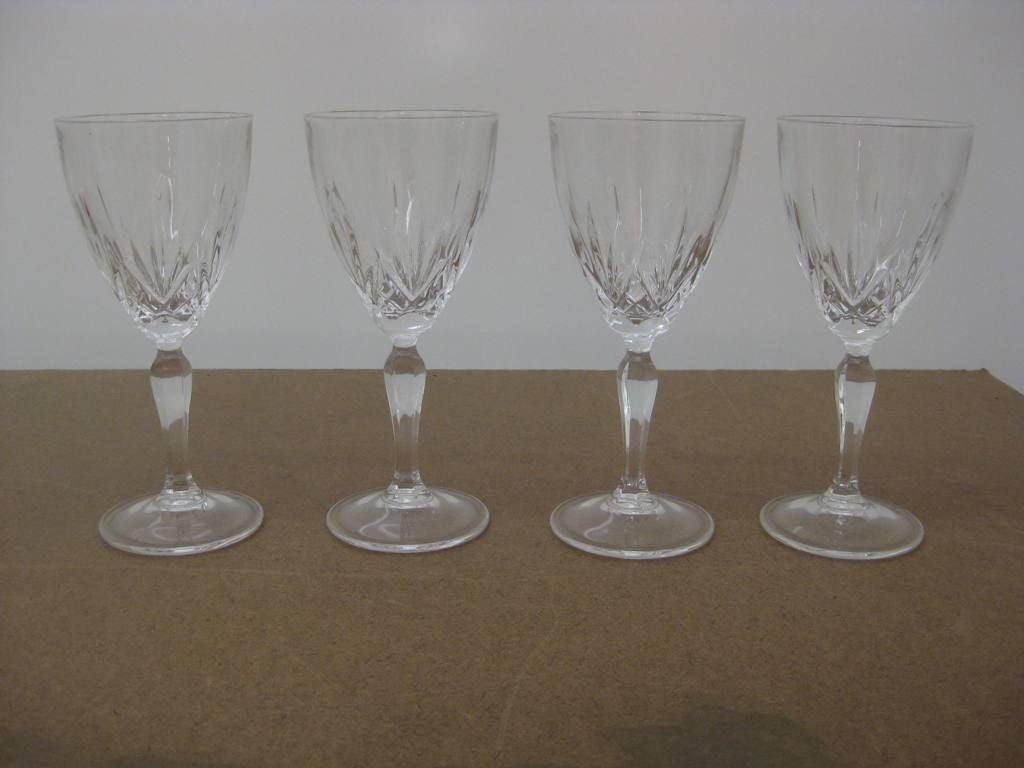 Set of Four Crystal Glasses In Excellent Condition In Bronx, NY