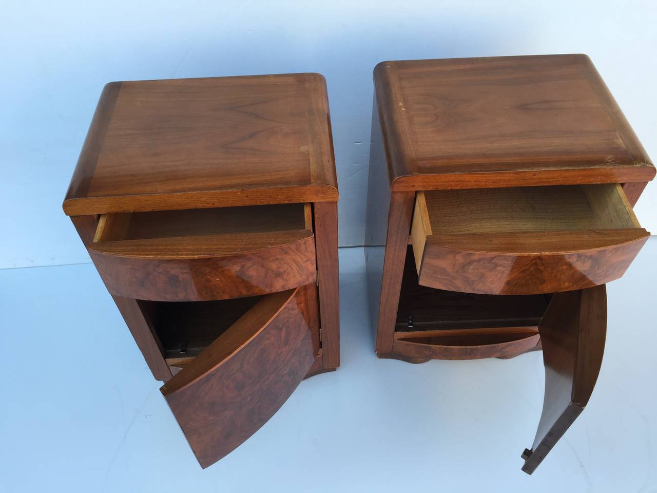 Mid-20th Century Pair of Art Deco End Tables