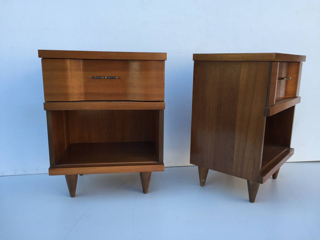 Mid-Century Modern Pair of Serpentine End or Side Tables