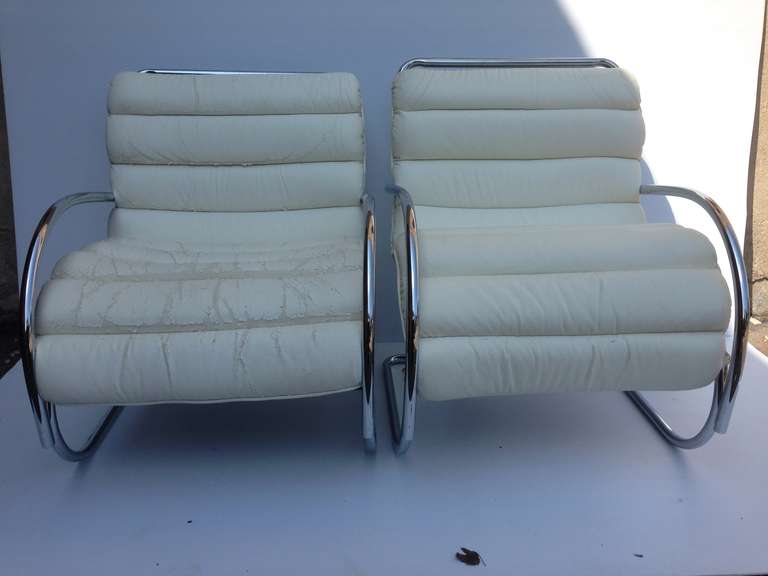 Mid-Century Modern Pair of Chairs after Mies van der Rhoe For Sale