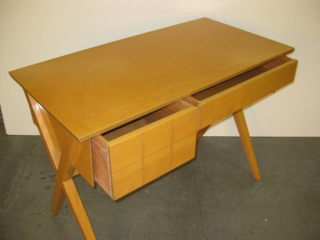 Floating X Desk After Paul Laszlo In Excellent Condition In Bronx, NY