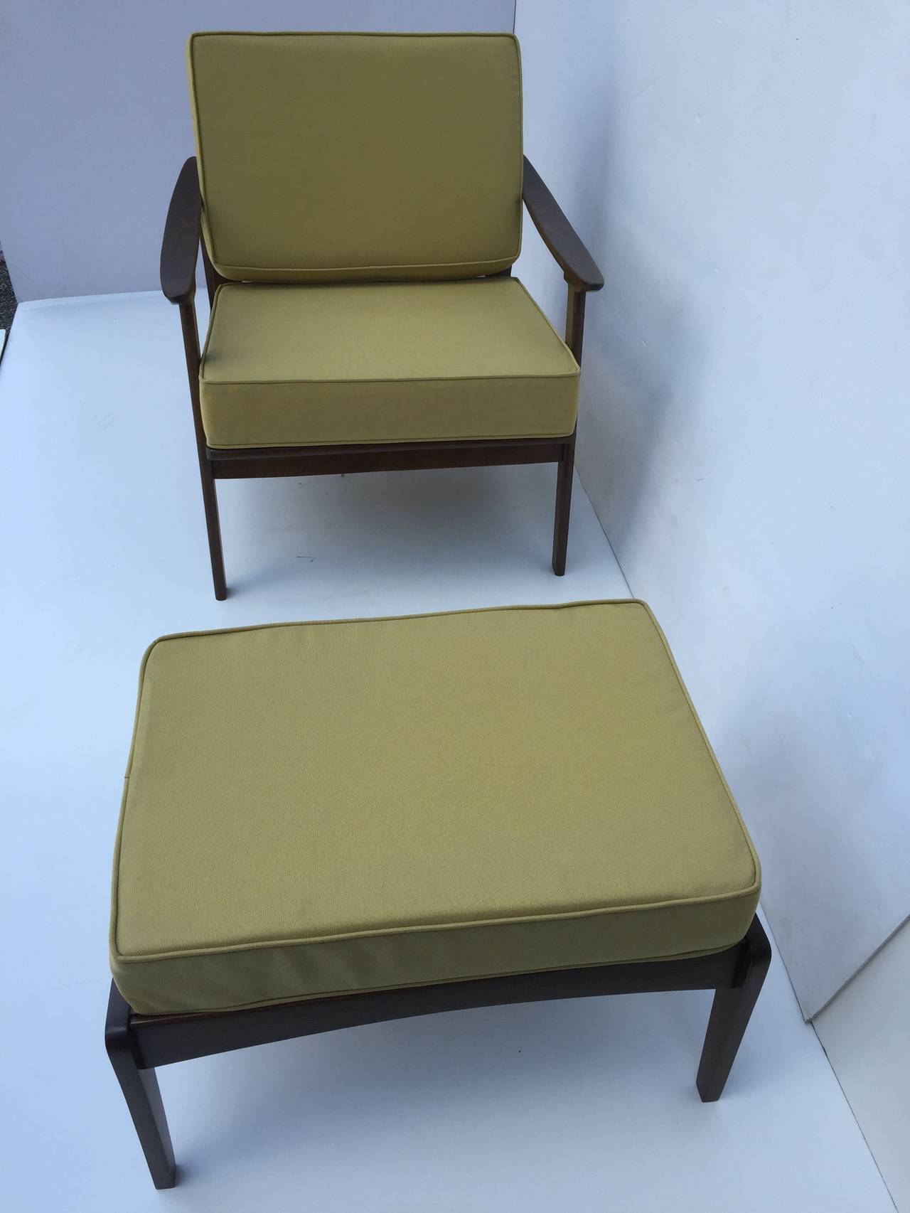 Mid-20th Century Pair of Danish Chairs with Ottomans For Sale