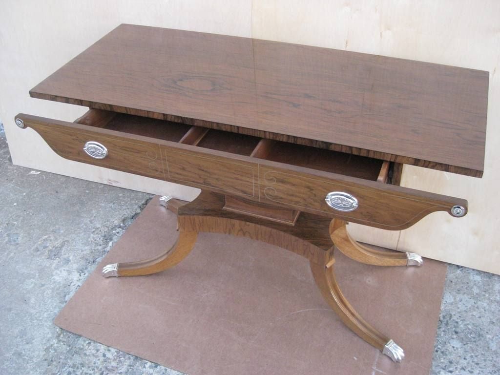 Hollywood Console In Excellent Condition For Sale In Bronx, NY