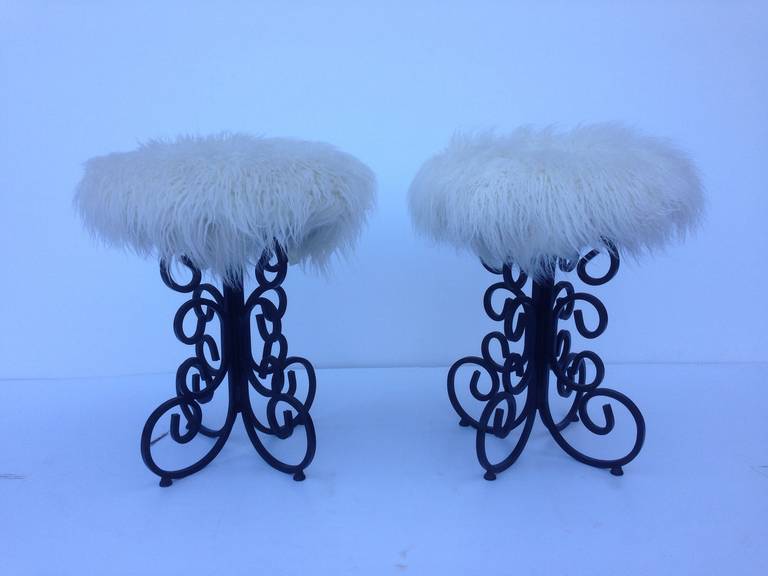 Pair of Long Hair Wrought Iron Stools In Good Condition For Sale In Bronx, NY