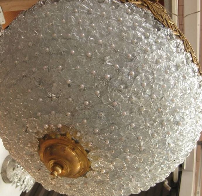 Tear Drop Floret Chandelier In Good Condition For Sale In Bronx, NY