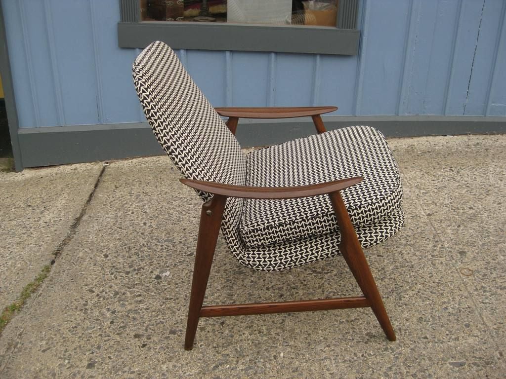 Pair of Upholstered Danish Lounge Chairs In Excellent Condition In Bronx, NY