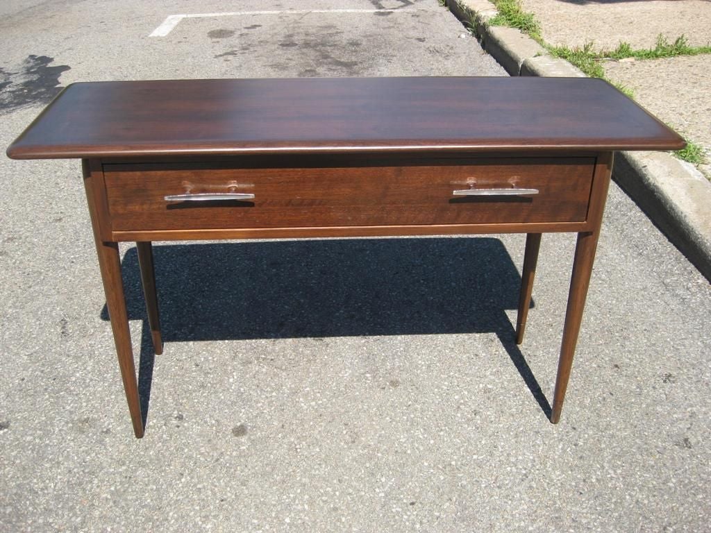 Exceptional Mid-Century Console after Paul McCobb