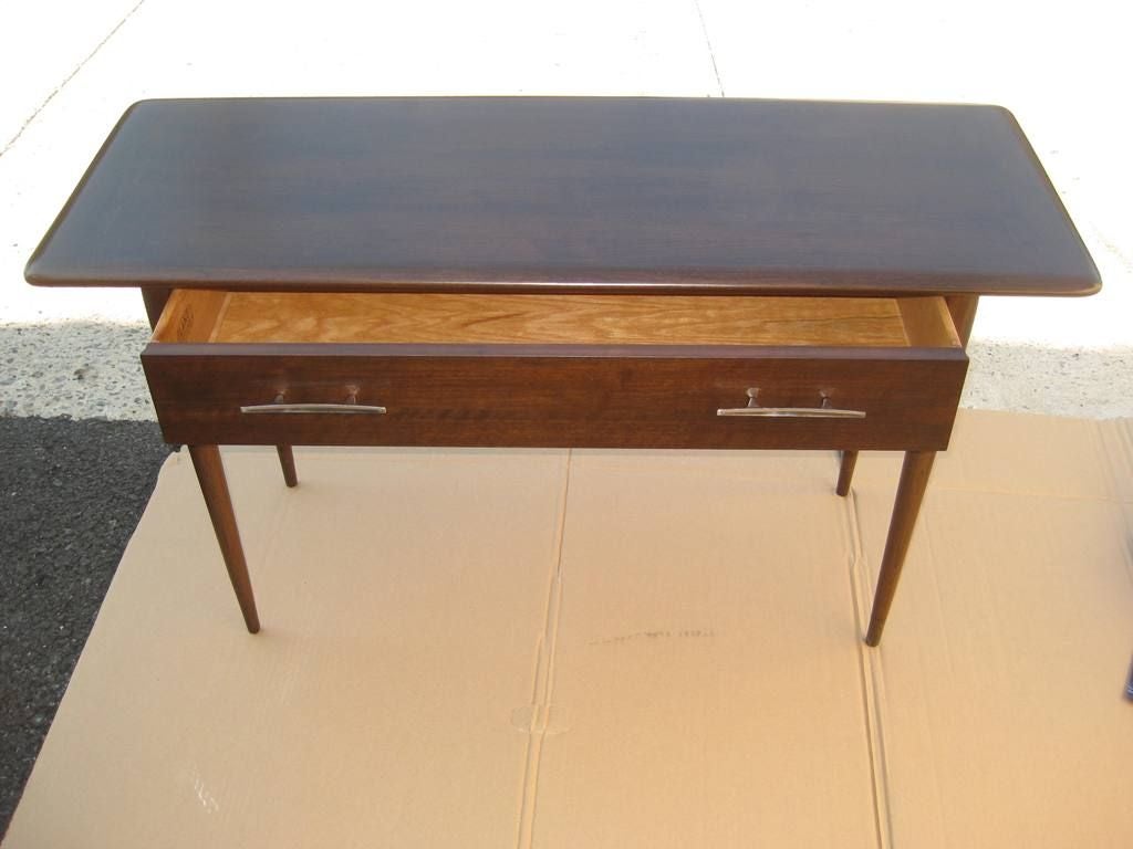American Exceptional Mid-Century Console after Paul McCobb For Sale