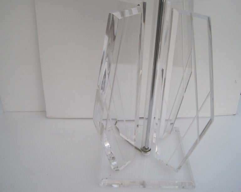 American Pair of Exceptional Lucite Table Lamps For Sale
