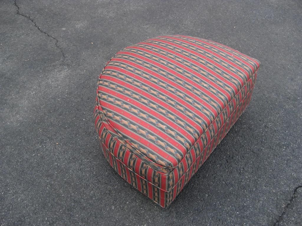 Demilune Rolling Ottoman In Good Condition For Sale In Bronx, NY