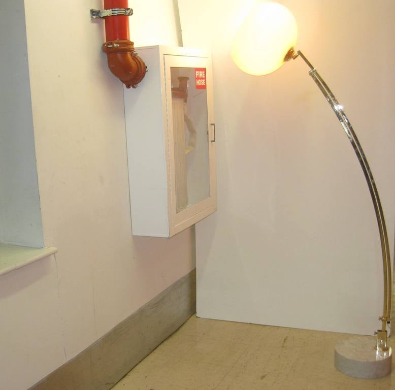 Retractable Arc Floor and Reading Lamp In Good Condition In Bronx, NY