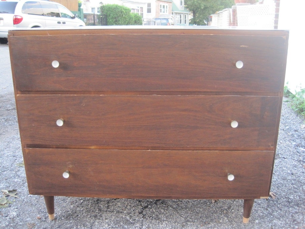 Chest of drawers in George Nelson style.