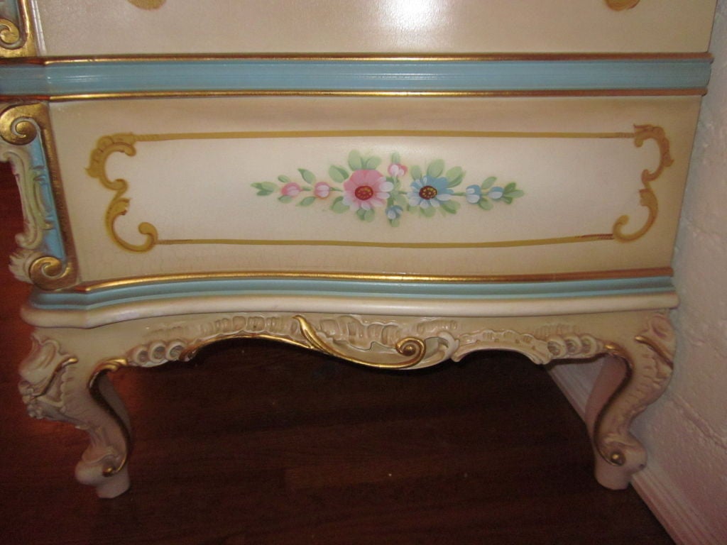 Vintage Italian Venetian Armoire 2