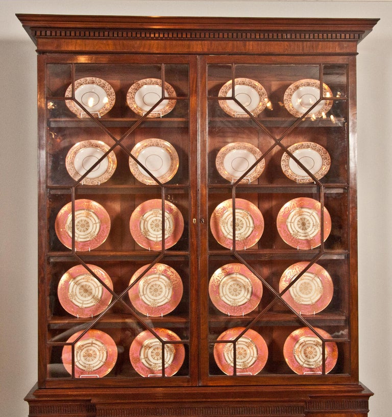 George III Early 19th Century Bookcase In Excellent Condition For Sale In Mississauga, ON