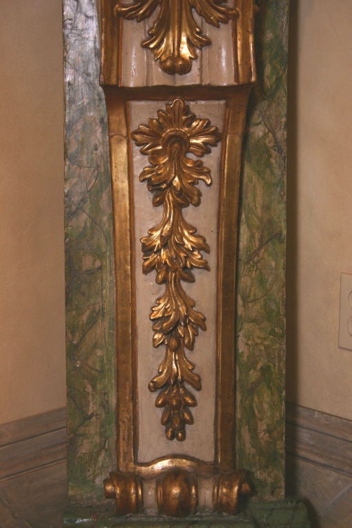 Pair of Architectural Painted and Parcel-Gilt Pilasters In Excellent Condition For Sale In Mississauga, ON
