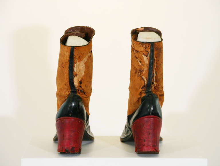 Pair of Victorian Shoe Shop Window Prop Shoes In Good Condition In Mississauga, ON