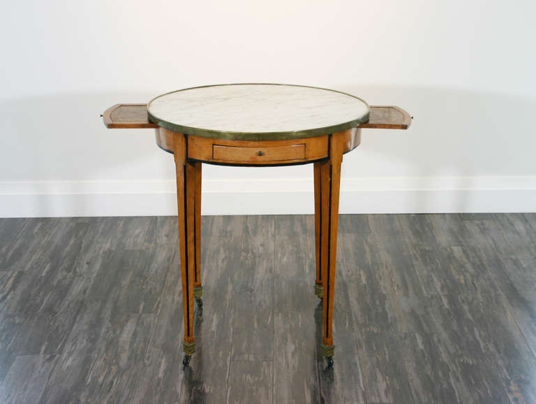 French Early 19th Century Bouillotte Table In Excellent Condition In Mississauga, ON