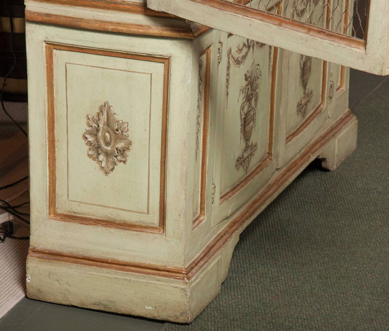 Italian Early 19th Century Painted Cabinet For Sale 2