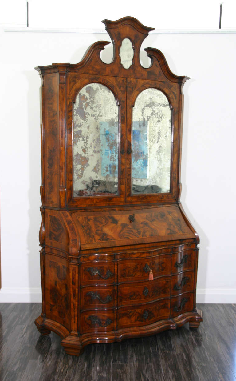 A Venetian Bureau Bookcase In Excellent Condition For Sale In Mississauga, ON
