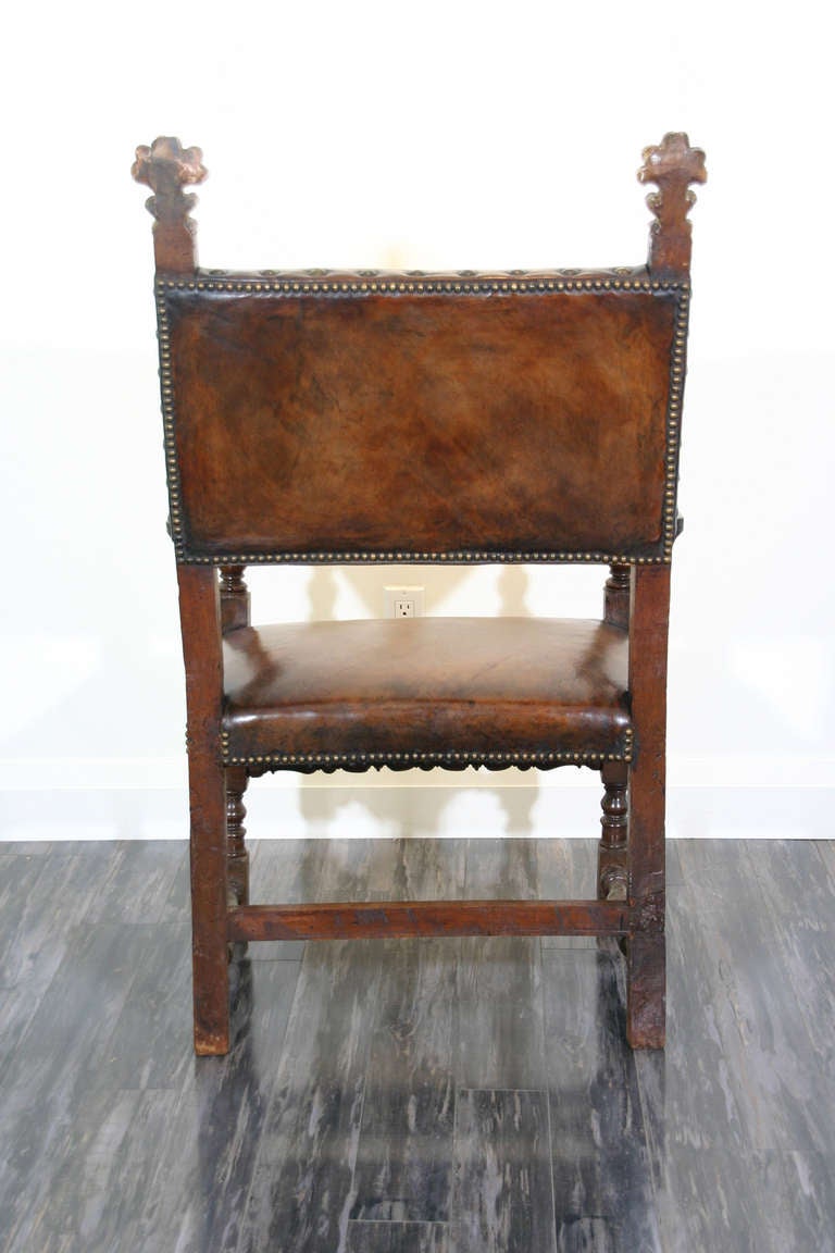 Italian 17th Century Armchair In Excellent Condition In Mississauga, ON