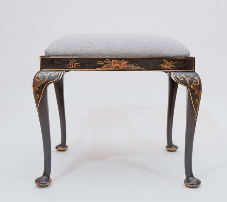 English Chinoiserie Style Stool In Good Condition In Toronto, ON