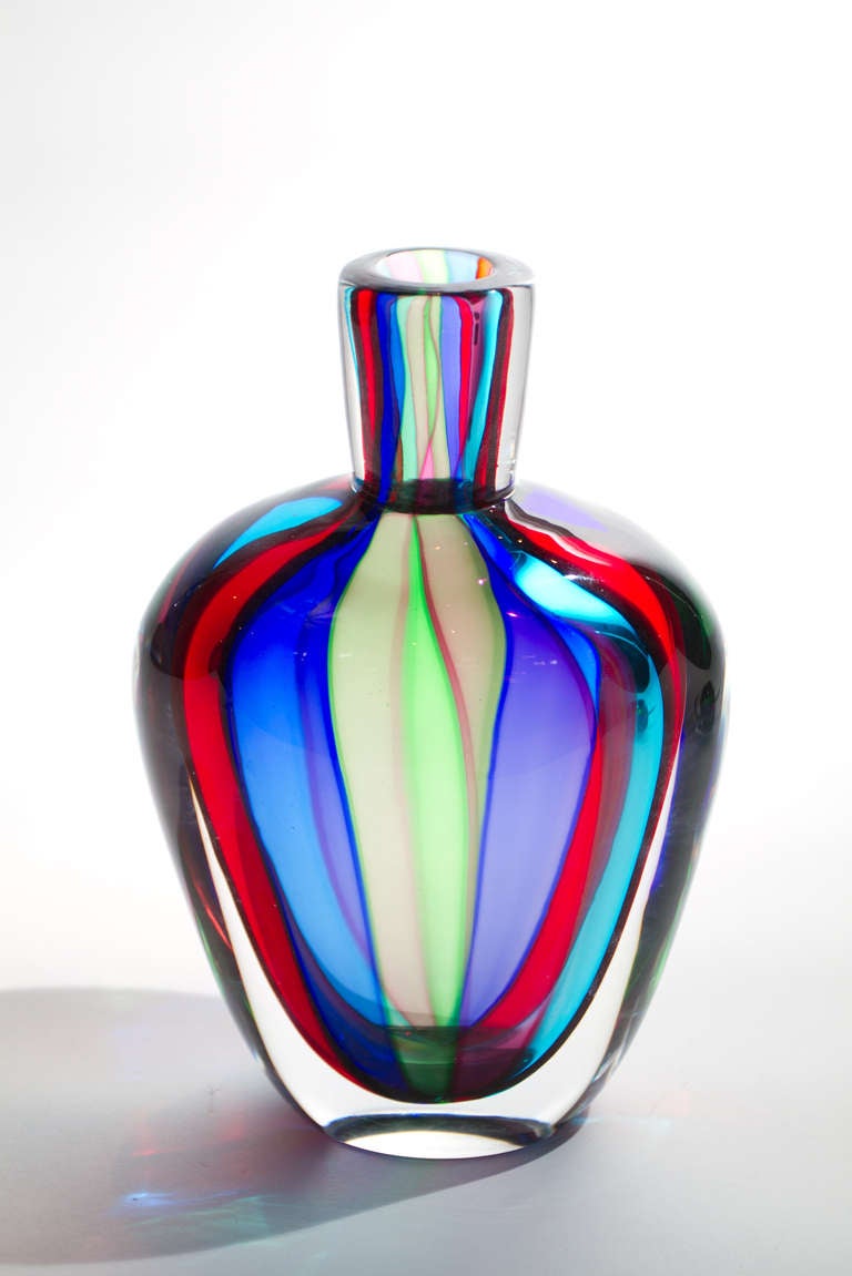 Mid-20th Century Fine Murano Glass Bottle in the Manner of Fluvio Bianconi