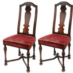 Pair of William and Mary Walnut Side Chairs 4