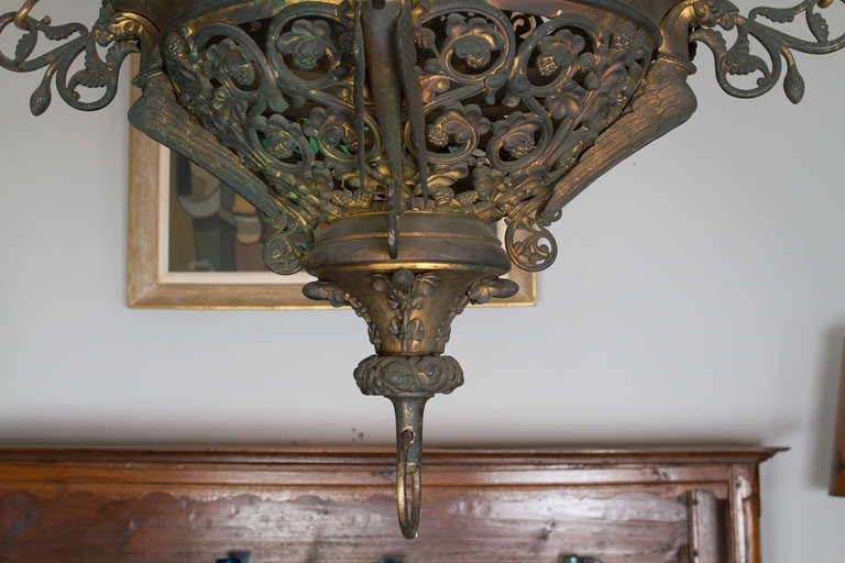 Gothic Revival Fixture In Good Condition For Sale In Montreal, QC