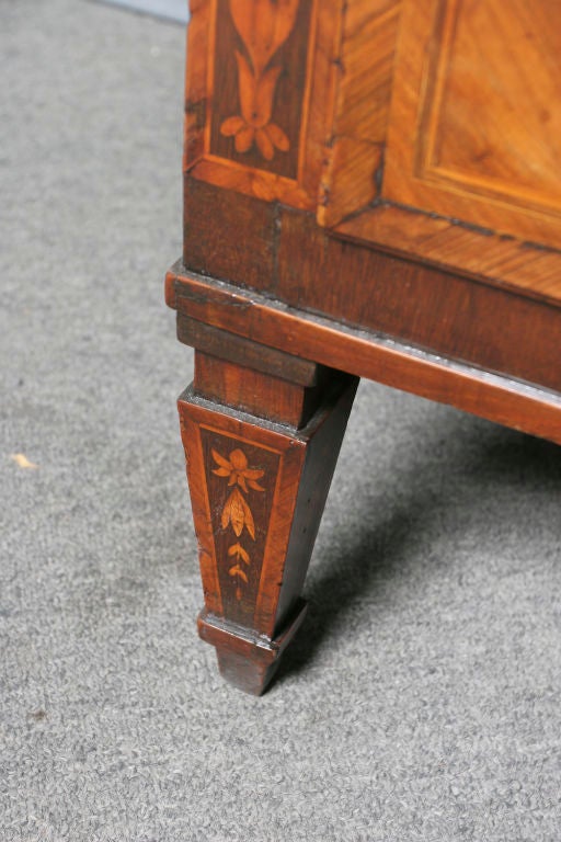 Very Rare 18th Century Maggiolini Desk For Sale 2