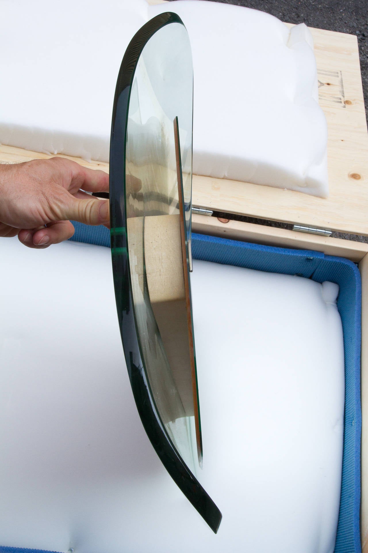 Important Trapezoidal Form Mirror by Max Ingrand for Fontana Arte Excellent état - En vente à Montreal, QC