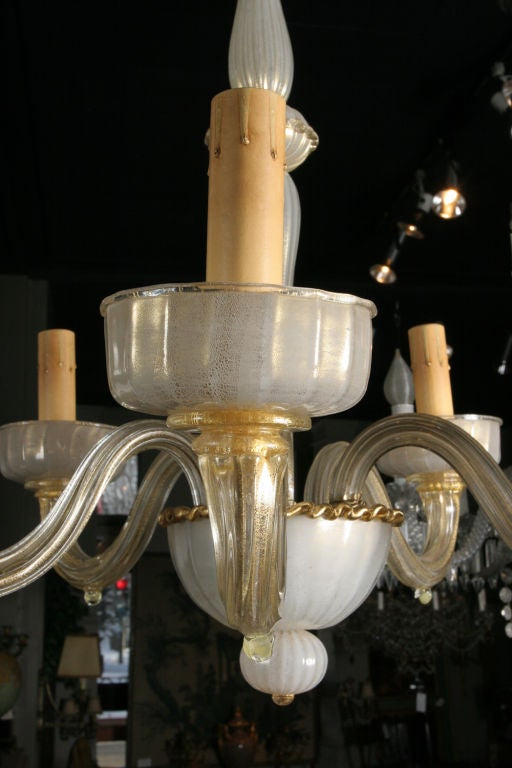 Murano Chandelier In Good Condition In Montreal, QC