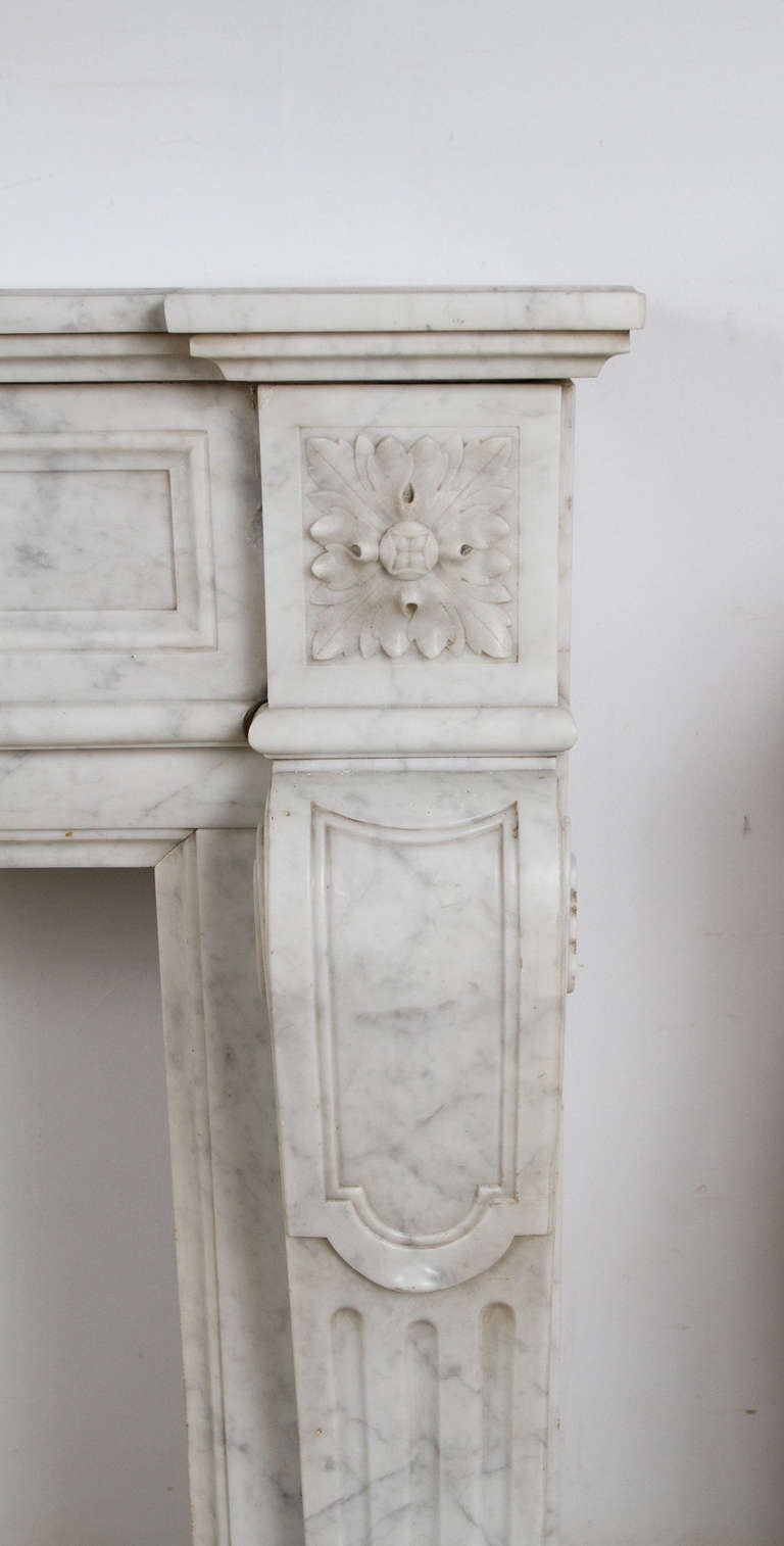 Louis XVI Style Marble Mantel In Good Condition In Montreal, QC