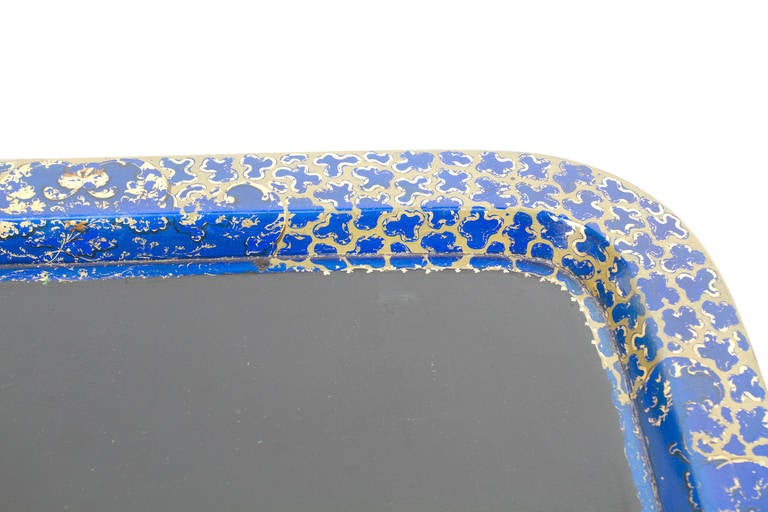 Interesting Black and Cobalt Blue Japanned  Lacquered Tray In Good Condition For Sale In Montreal, QC