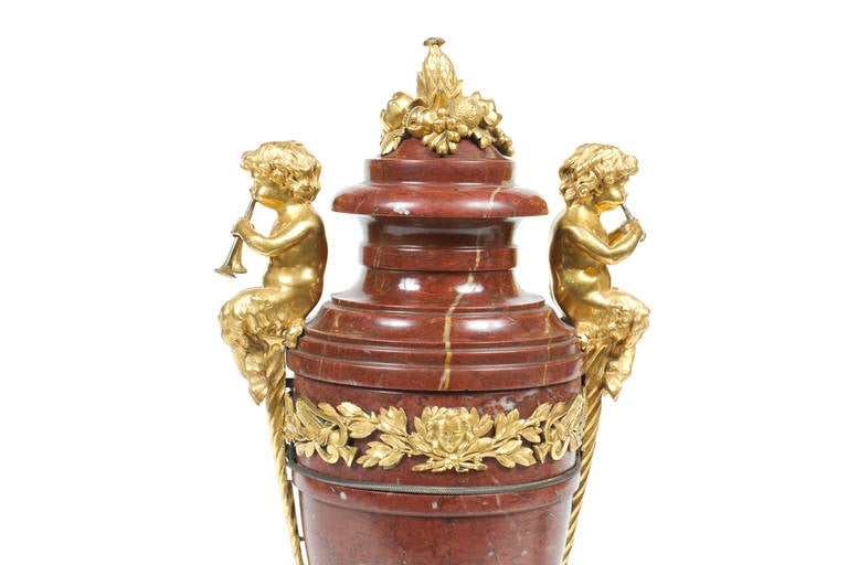 Beautiful Pair of Neoclassical Style Gilt Bronze and Marble Urns In Good Condition For Sale In Montreal, QC