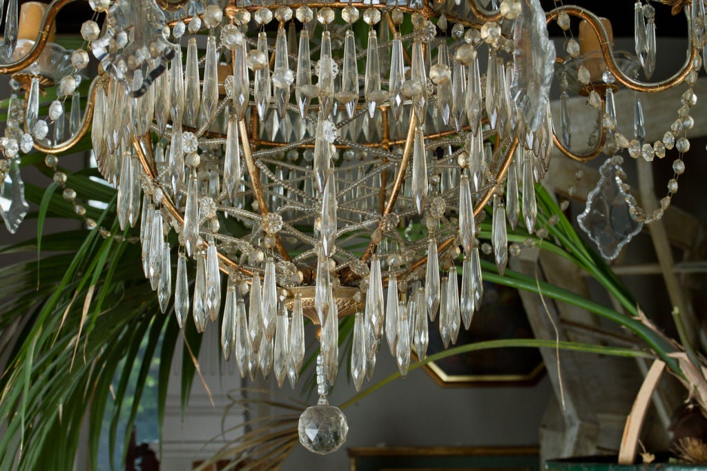 Elegant Gilt Metal and Glass Chandelier In Excellent Condition In Montreal, QC