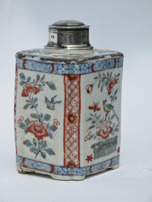18th Century Chinese Export Porcelain Tea Canister 1