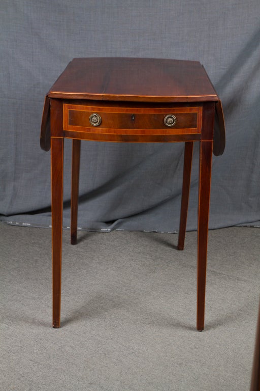 George III mahogany Pembroke table. 2
