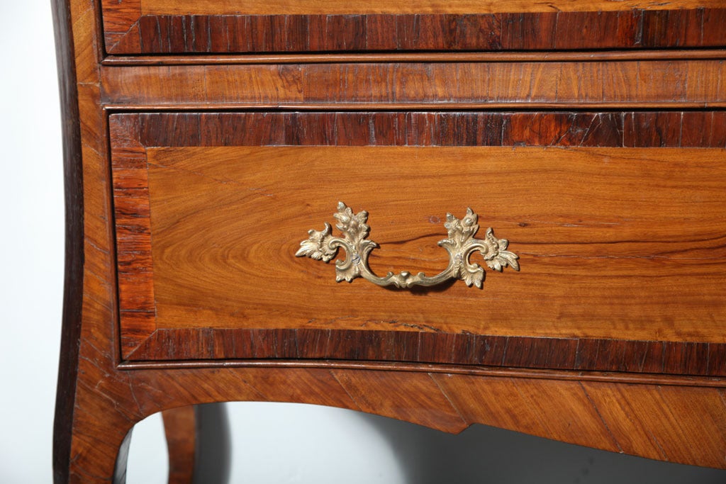 18th Century Italian Rococo Olivewood Commode In Excellent Condition In Montreal, QC