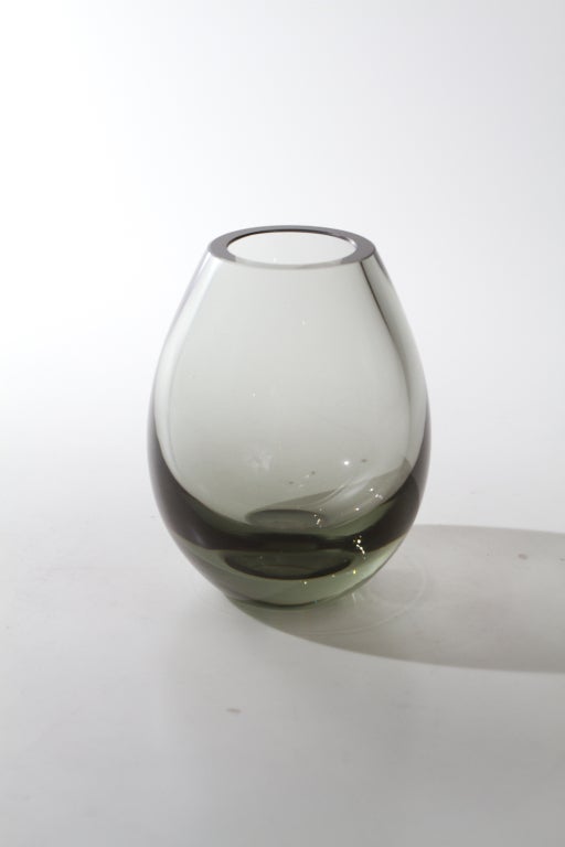 Vase en verre en forme de goutte d'eau de couleur grise de Per Lutken pour Holmegaard