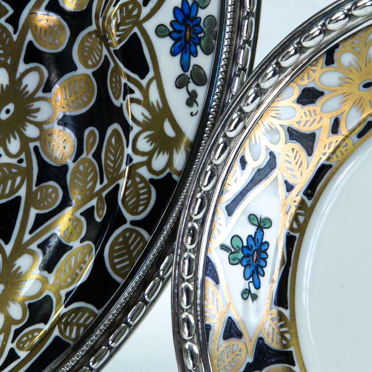 Samson 19th Century Porcelain Serving Dish and Four Dessert Plates France 1