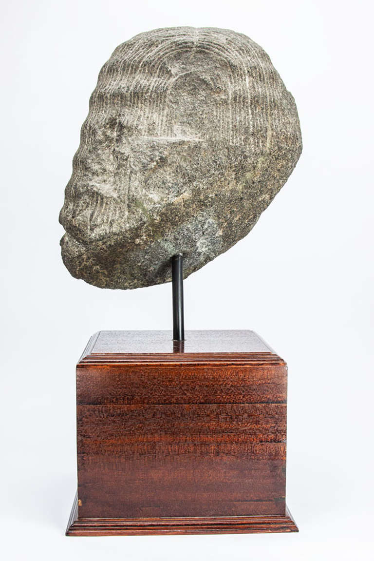 Egyptian Basalt Bust of Psammetique XXVI Dynasty In Excellent Condition In Montreal, QC