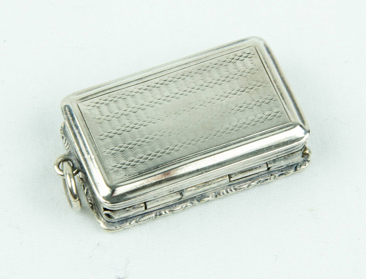 British Antique Georgian Sterling Silver Nathaniel Mills Vinaigrette England, circa 1832 For Sale