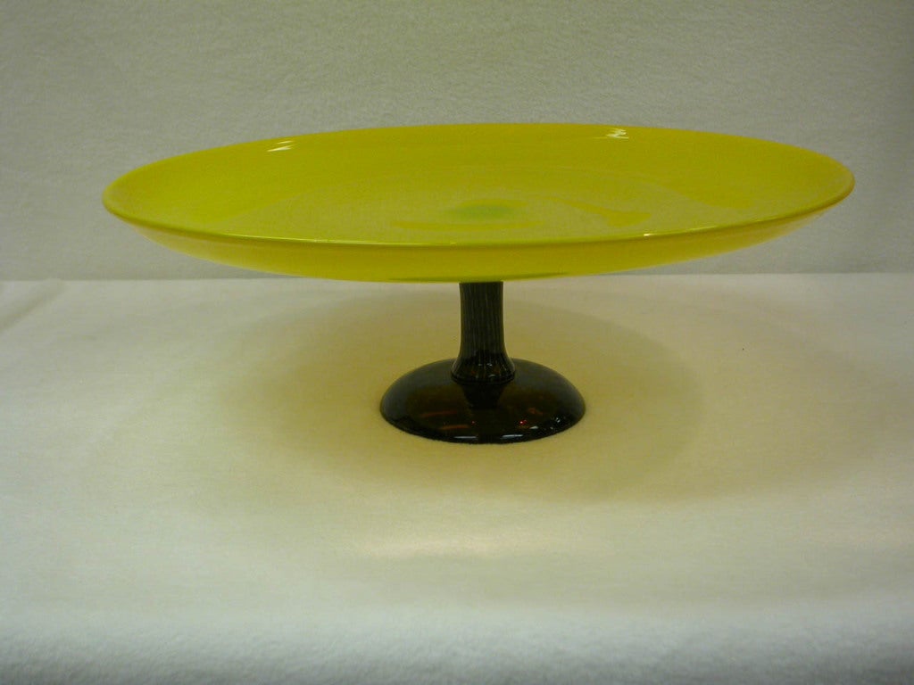 Fabulous Art Deco signed Schneider Glass centerpiece; vibrant yellow bowl, tortoise colored footed base. Signed: SCHNEIDER; circa 1930s. Simple and dynamic, enhance your living space and a wonderful addition to any collection! Have look at the