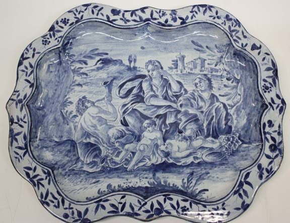 Italian Pair of 18th Century Savona Platters For Sale