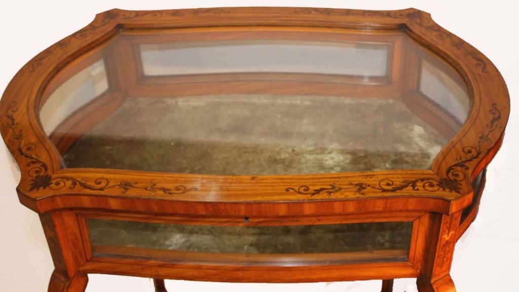 Mesa de bisutería eduardiana de madera satinada Eduardiano en venta