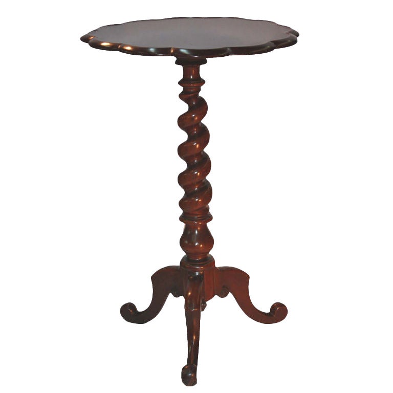 Table d'appoint en acajou en vente