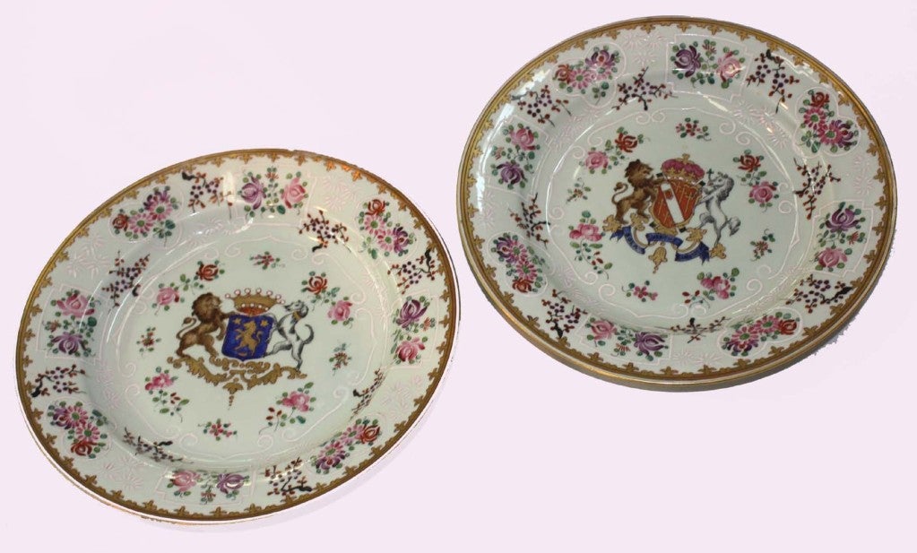French Set of Four Chinese Export Style Hand-Painted Armorial Cabinet Plates by Samson