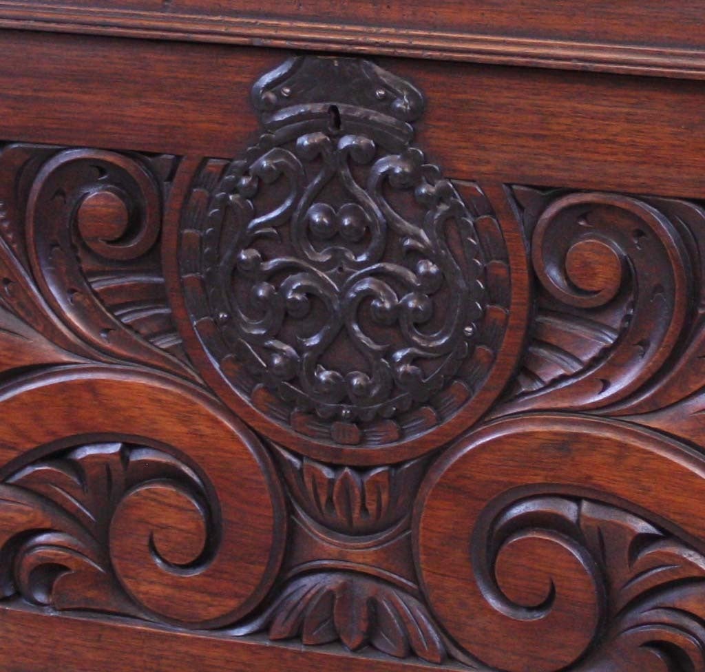 Messicano Mogano intagliato centroamericano  Coffer in vendita